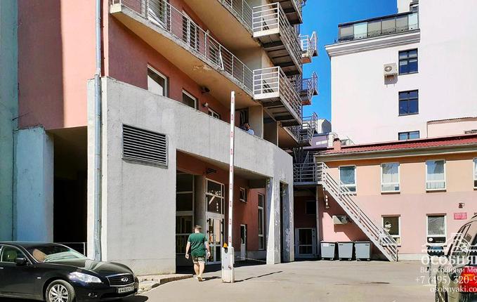 в Подсосенском переулке, 5, площадь 2439 м