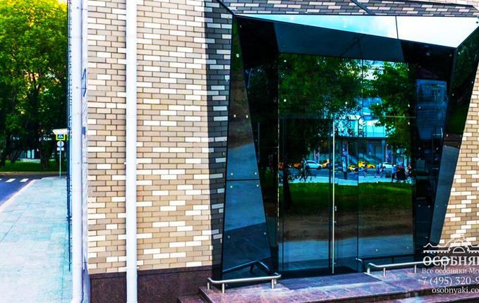 на Украинском бульваре, 15, площадь 1638 м