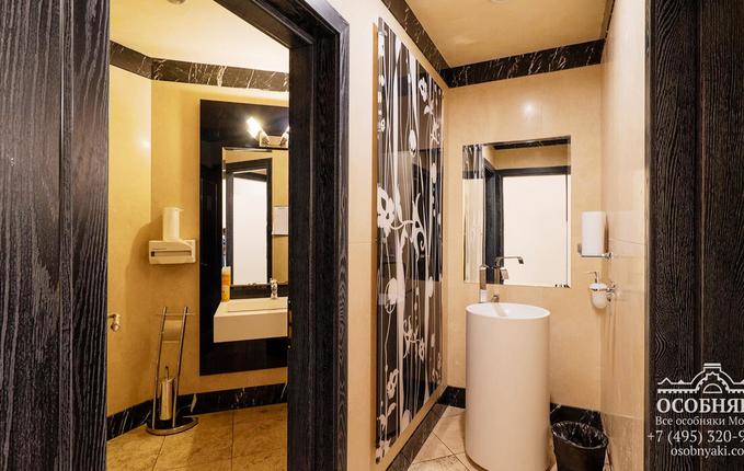 на Большой Полянке, 2/10, площадь 2554 м