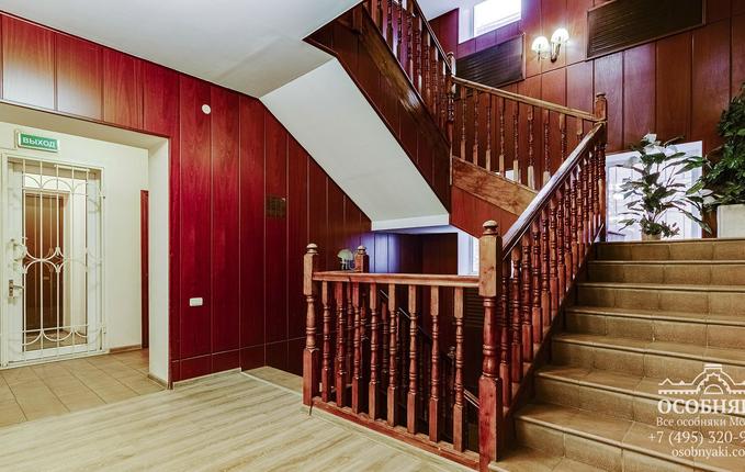 в Серебряническом переулке, 3, площадь 1000 м