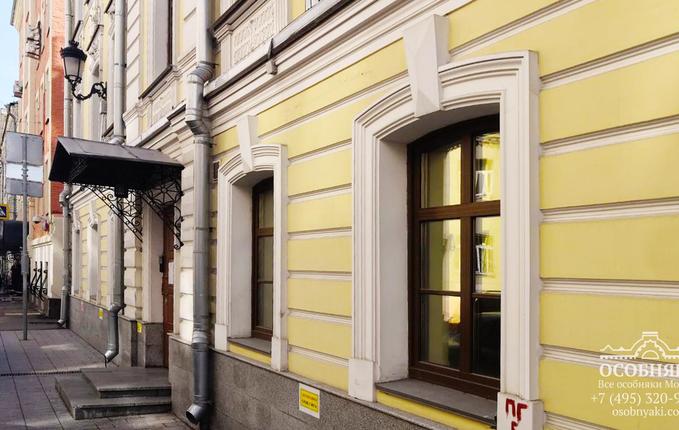 в Селивёрстовом переулке, 4, площадь 1419 м