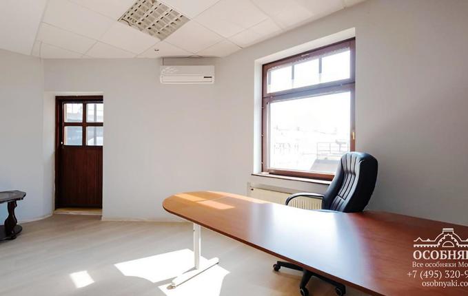 на Трубной, 25с1, площадь 1400 м