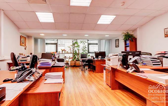 в Колокольниковом переулке, 21, площадь 2609 м