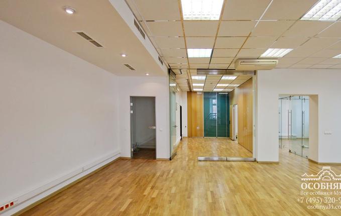 в Денисовском переулке, 26, площадь 4040 м