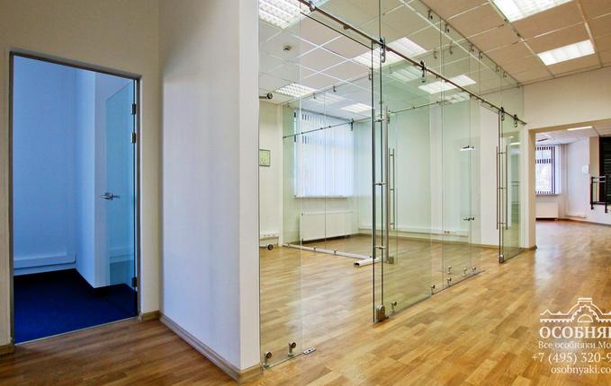 в Денисовском переулке, 26, площадь 4040 м