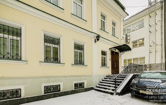 в Большом Головином переулке, 23, площадь 763 м