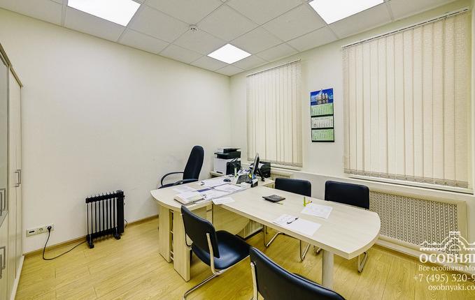 в Большом Головином переулке, 23, площадь 763 м