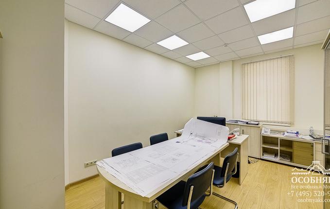 в Большом Головином переулке, 23, площадь 763 м