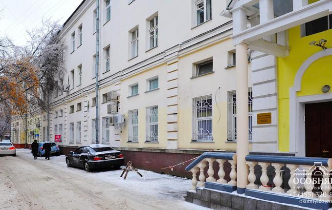 в переулке Красина, 15, площадь 1850 м