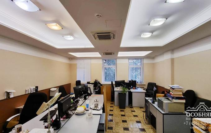 в Малом Каретном, 8, площадь 2450 м