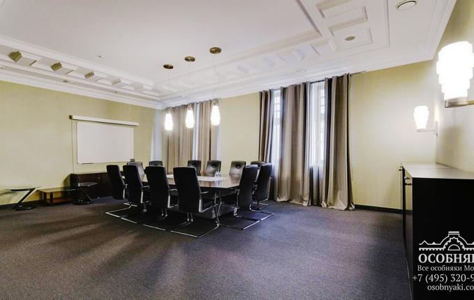 в Мерзляковском переулке, 20, площадь 2244 м