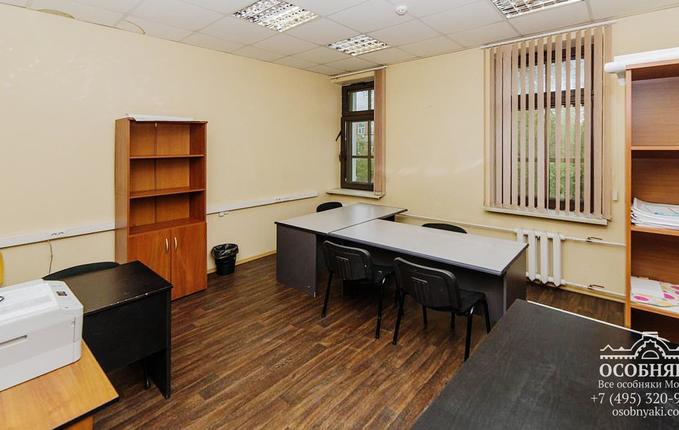 на Боровой улице, 18, площадь 1303 м