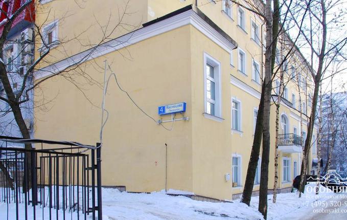 в переулке Васнецова, 4, площадь 1258 м