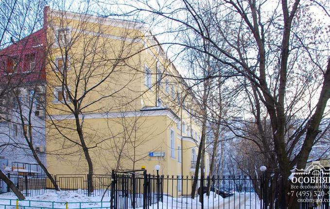 в переулке Васнецова, 4, площадь 1258 м