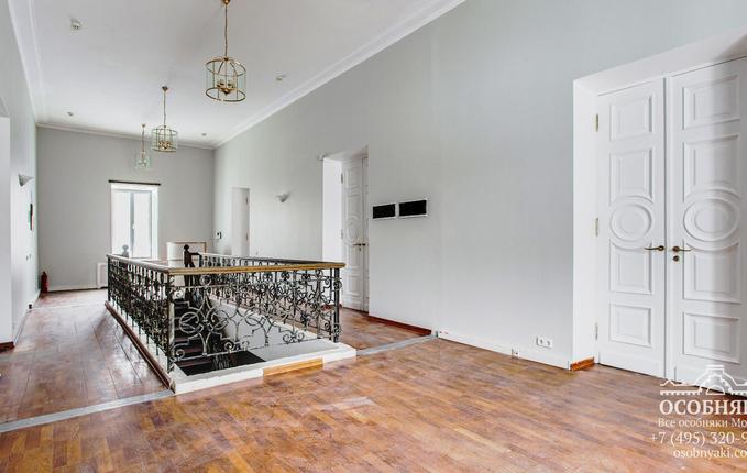 в Воронцовском парке, 5, площадь 304 м