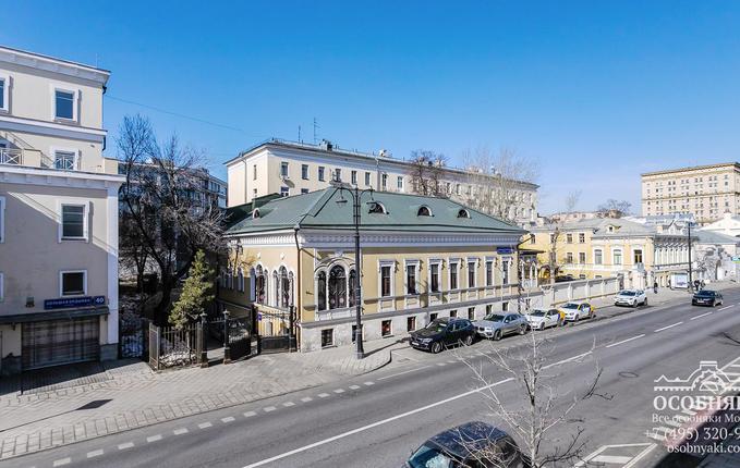 на Большой Ордынке, 37, площадь 620 м