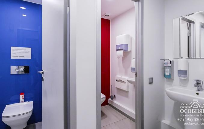 в Милютинском переулке, 15с1, площадь 414 м