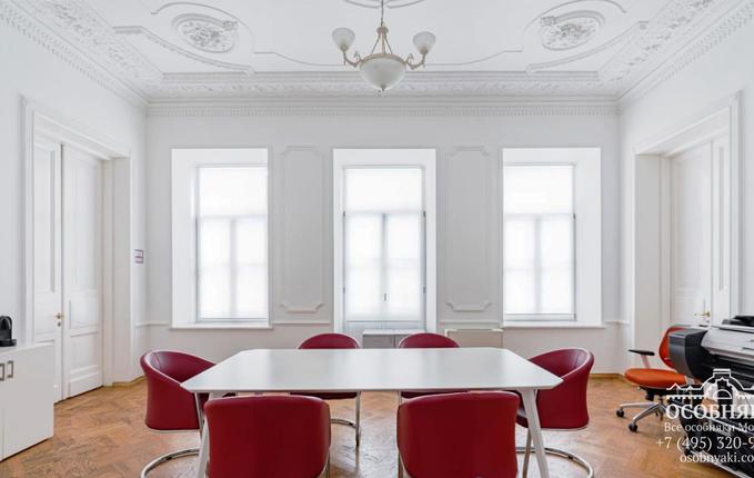 на Земляном Валу, 35, площадь 960 м