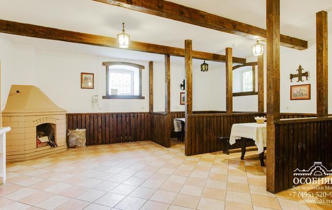 на Ейской улице, 6, площадь 417 м