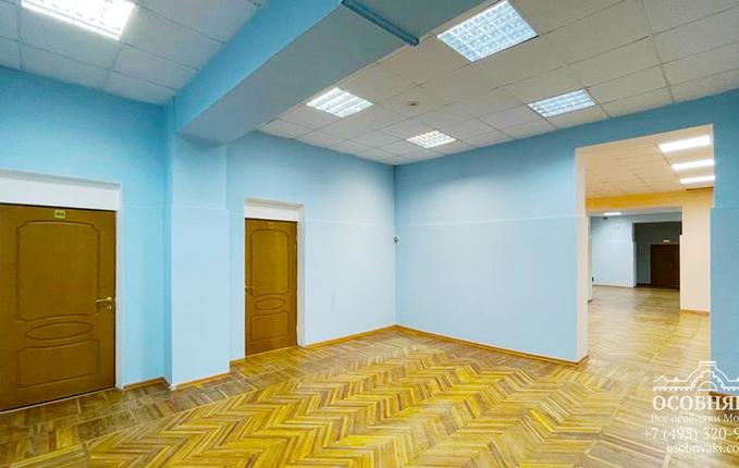 в Малом Предтеченском, 1/2, площадь 1947 м