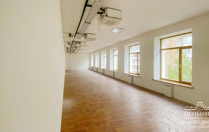 в Ружейном переулке, 6, площадь 3700 м