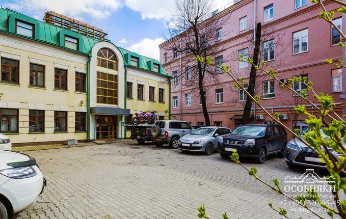 на улице Казакова, 3, площадь 496 м