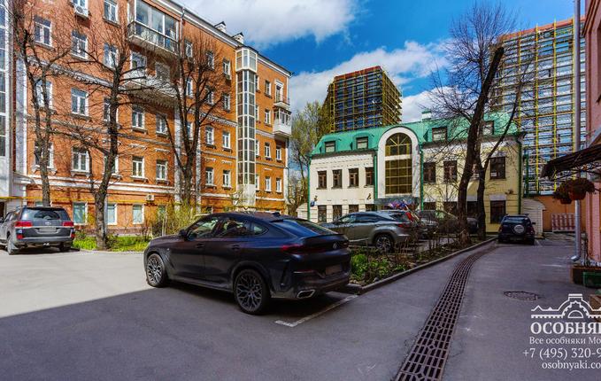 на улице Казакова, 3, площадь 496 м