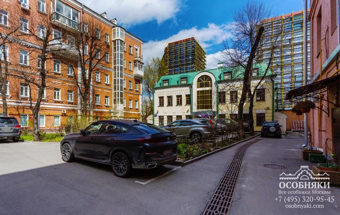 на улице Казакова, 3, площадь 496 м