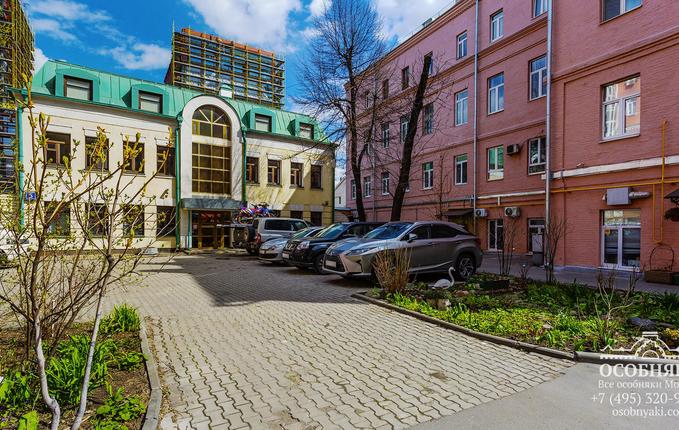 на улице Казакова, 3, площадь 496 м