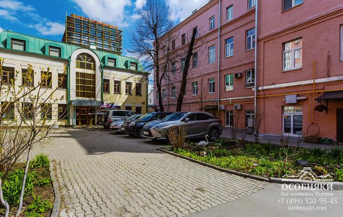 на улице Казакова, 3, площадь 496 м