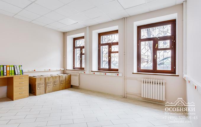 на улице Казакова, 3, площадь 496 м