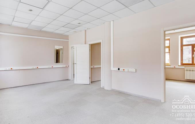 на улице Казакова, 3, площадь 496 м