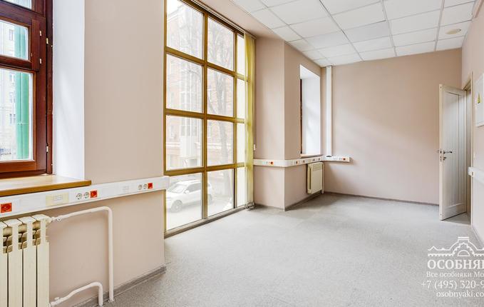 на улице Казакова, 3, площадь 496 м