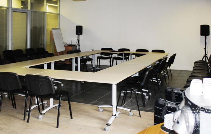 в Милютинском переулке, 10, площадь 2280 м