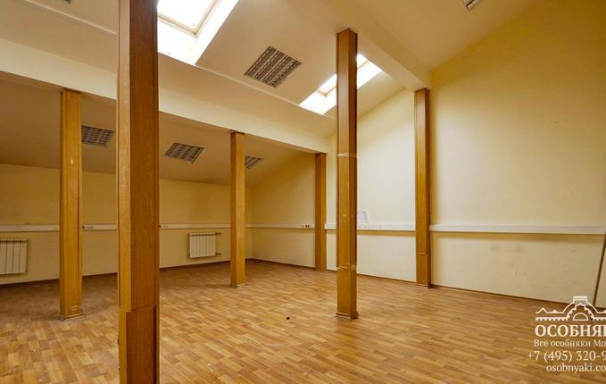 на Верхней Красносельской, 7, площадь 1749 м