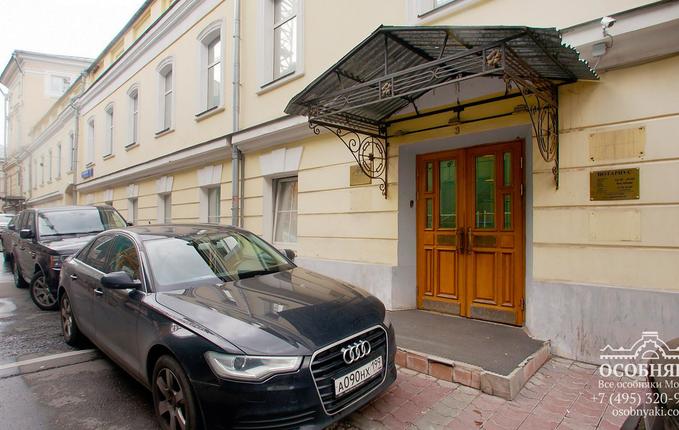 во Всеволожском переулке, 2, площадь 1500 м