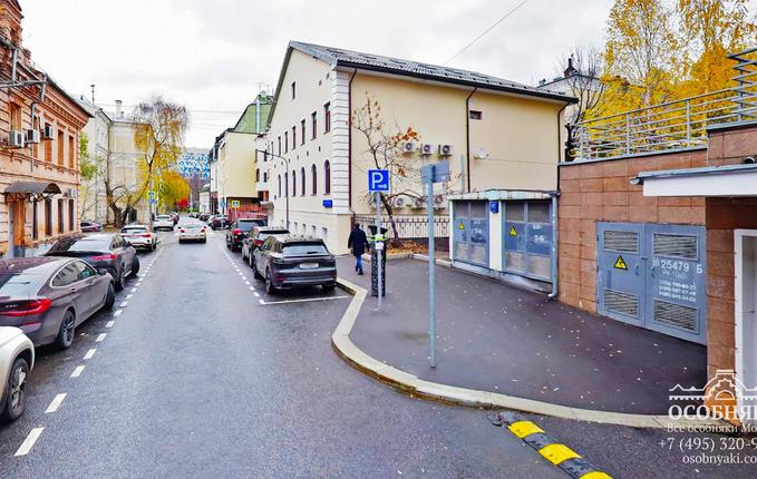 в Большом Дровяном, 20, площадь 840 м