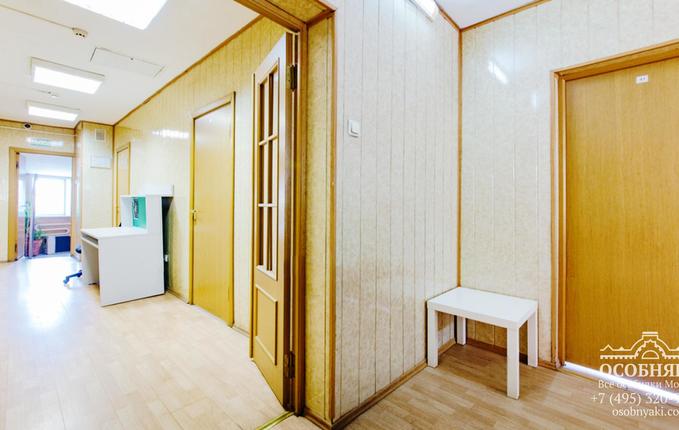 на Большой Почтовой, 38с5, площадь 733 м