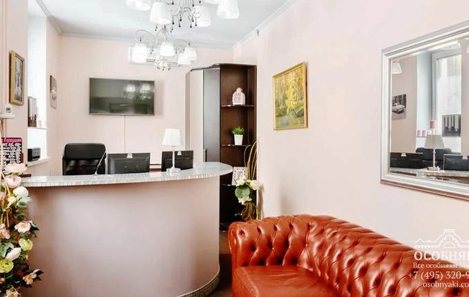 на улице Гашека, 12, площадь 1252 м