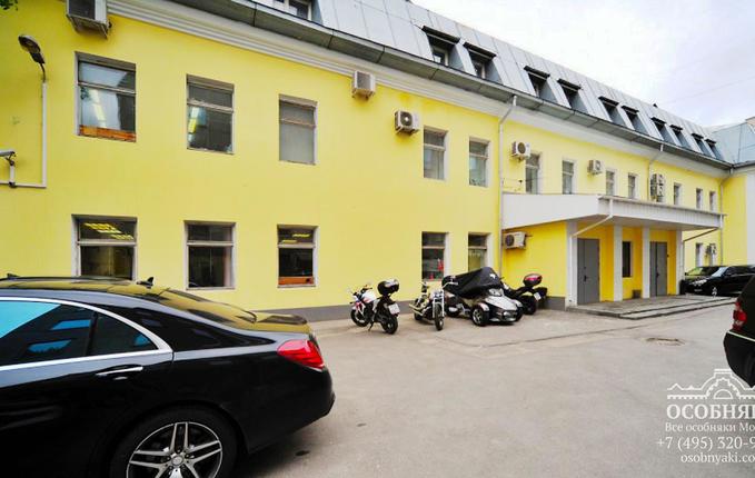 на Бахрушина, 32, площадь 1232 м