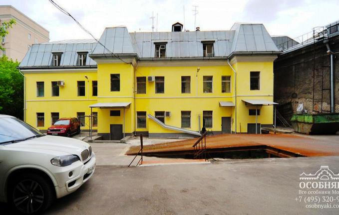 на Бахрушина, 32, площадь 1232 м