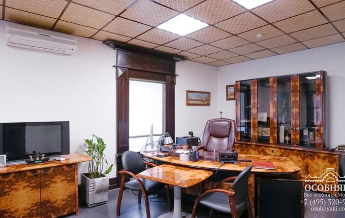 в Ермолаевском переулке, 5, площадь 1505 м