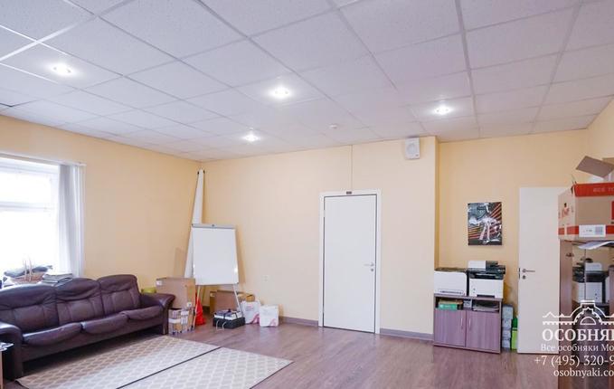 в Ермолаевском переулке, 5, площадь 1505 м