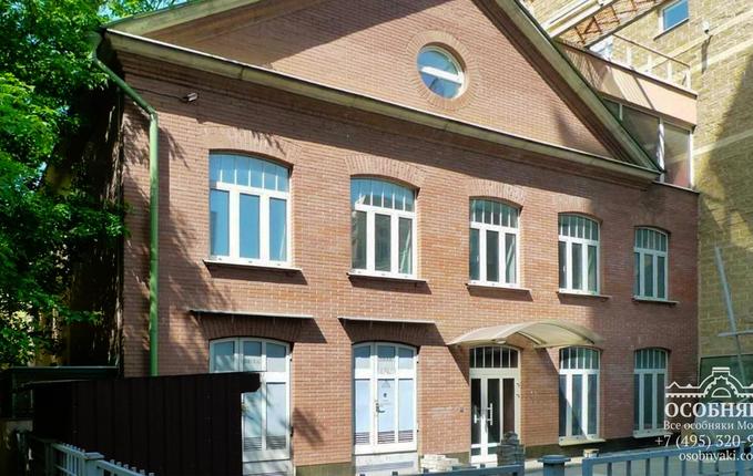 на Валовой улице, 8, площадь 442 м