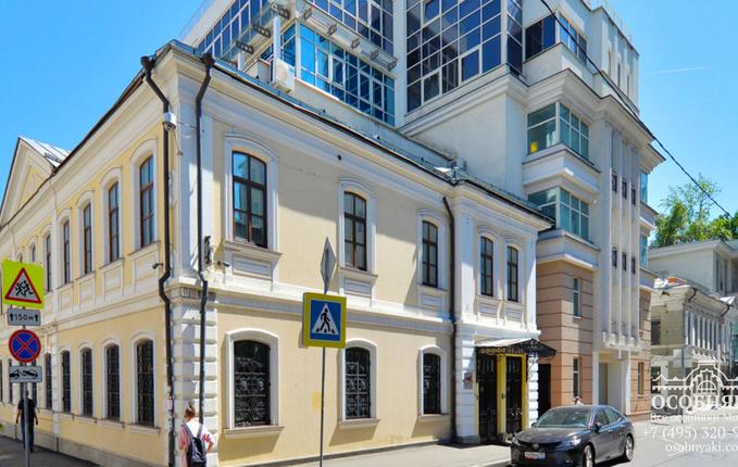 в Лялином переулке, 19, площадь 2500 м