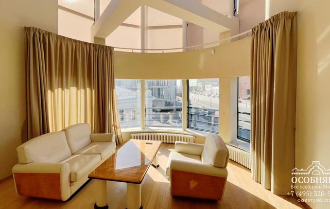 в Большом Дровяном переулке, 7, площадь 2310 м