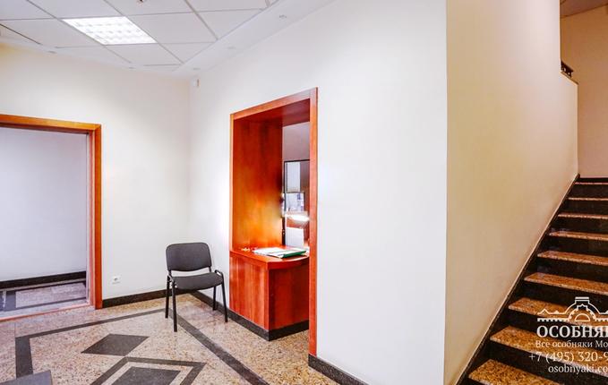 на Нижней Красносельской улице, 5, площадь 1242 м