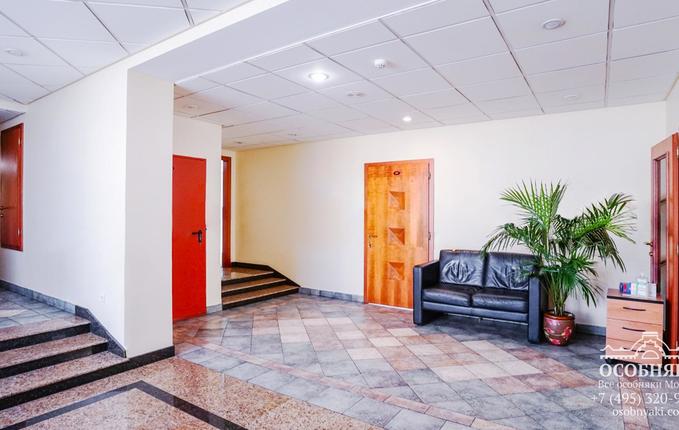 на Нижней Красносельской улице, 5, площадь 1242 м