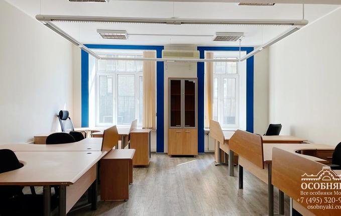 на улице Щепкина, 3, площадь 3472 м