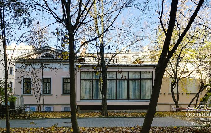 на Малой Никитской, 25, площадь 1050 м